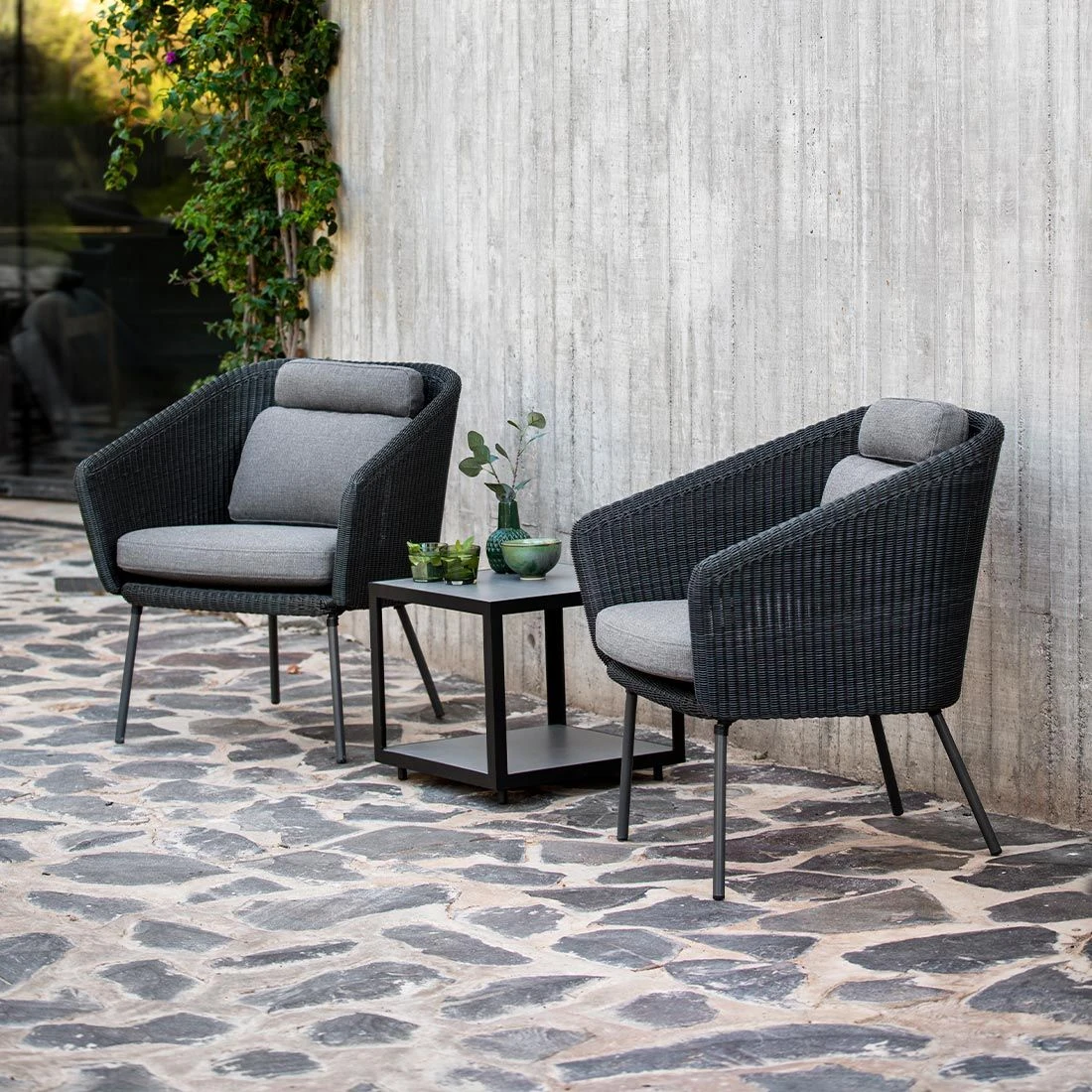 Cane-Line Level Beistelltisch 48x48cm Aluminium/Keramik Lava Grey/Light Grey – Bild 3